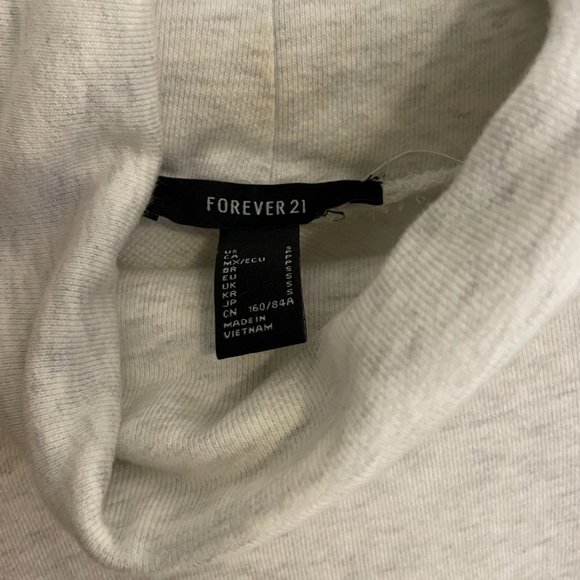 Light Grey Turtleneck Cropped Sweater - Picture 2 of 2